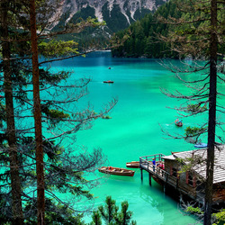 Пазл: Домик у озера