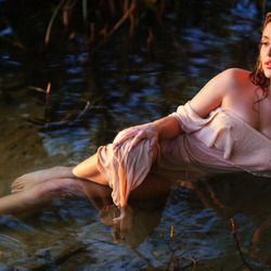 Пазл: Девушка в воде