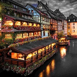 Пазл: Ресторан над водой в Страсбурге