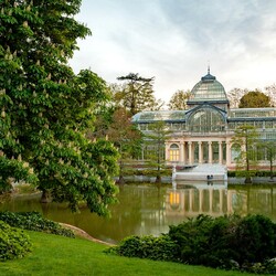 Пазл: Стеклянный дворец в парке Буэн-Ретиро