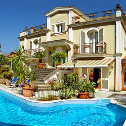 Пазл: Вилла с бассейном