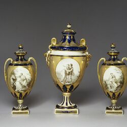 Пазл: Севрский фарфор. Вазы