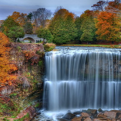 Пазл: Осенний водопад