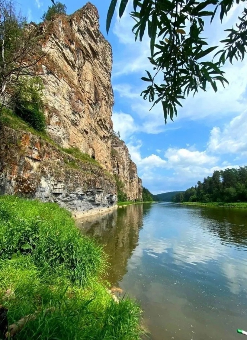 Челябинская природа. Река ай Челябинской области. Притес реки ай. Река Синара Челябинская область. Лесное озеро Челябинская область.