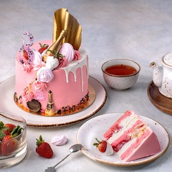 Пазл: Розовый торт