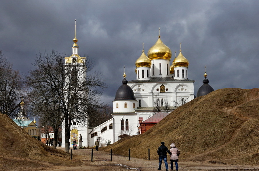 Успенский собор Дмитровского Кремля