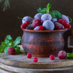 Пазл: Ягоды в кружке