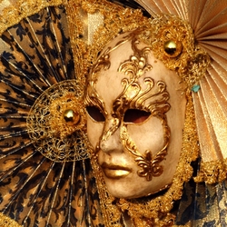 Пазл: В золоте