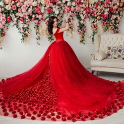 Пазл: Шикарное красное платье