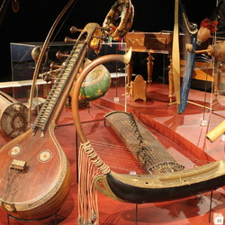 Пазл: Выставка старинных инструментов