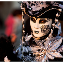 Пазл: Венецианская маска
