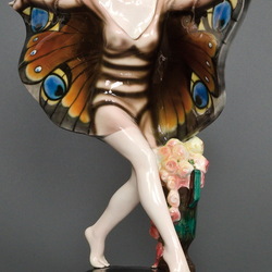 Пазл: Фарфоровая статуэтка