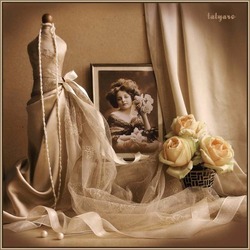 Пазл: Девочка с кремовыми розами