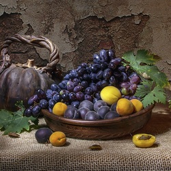 Пазл: С черным виноградом 