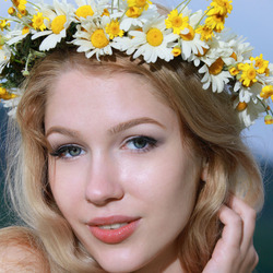 Пазл: Венок из ромашек