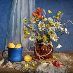 Пазл: С синей кружкой 