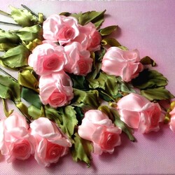 Пазл: Розы из атласных лент