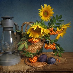 Пазл: С подсолнухами  и лампой 