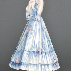 Пазл: Фарфоровая статуэтка