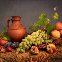 Пазл: Виноград и фрукты 