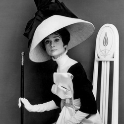 Пазл: Одри Хепберн и её шляпы