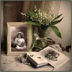 Пазл: Девочка с ландышами