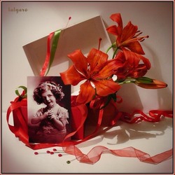 Пазл: Девочка с красными лилиями