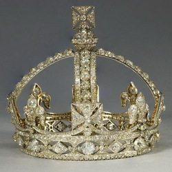 Пазл: Малая бриллиантовая корона королевы Виктории