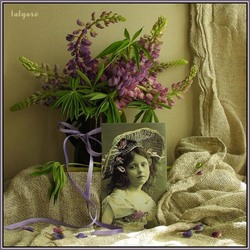 Пазл: Девочка с люпином