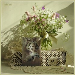 Пазл: Девочка с полевыми цветами