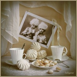 Пазл: Девочки с зефиром