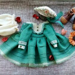 Пазл: Новый наряд для любимой куклы