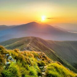 Пазл: Восход солнца над Говерлой