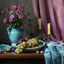 Пазл: С хризантемами и виноградом