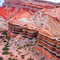 Пазл: Полосатые горы
