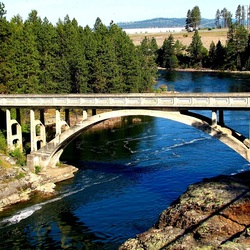 Пазл: Мост через реку