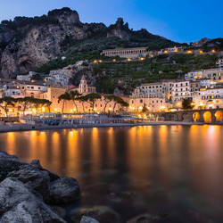 Пазл: Città tra le rocce