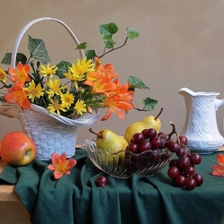 Пазл: Натюрморт с цветами, фруктами и белым кувшином