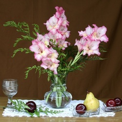 Пазл: Гладиолусы и фрукты