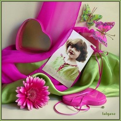 Пазл: Девочка с герберой