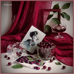 Пазл: Девочка с вишней