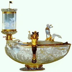 Пазл: Антикварная хрустальная ваза