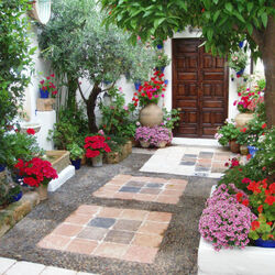 Пазл: Цветочные дворики Испании
