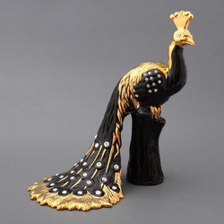 Пазл: Драгоценная статуэтка