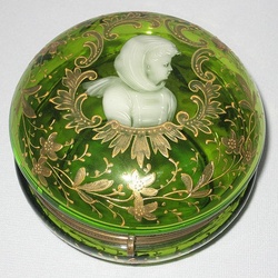 Пазл: Пудренница