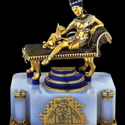 Пазл: Драгоценная статуэтка