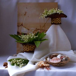 Пазл: Ландыши и ракушки