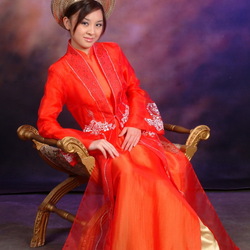 Пазл: Девушка во вьетнамском костюме