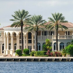 Пазл: Особняк на берегу