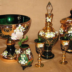 Пазл: Набор посуды из богемского стекла